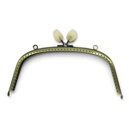 ラッキーボール AG留め金枠（リング付き）18cm×8cm