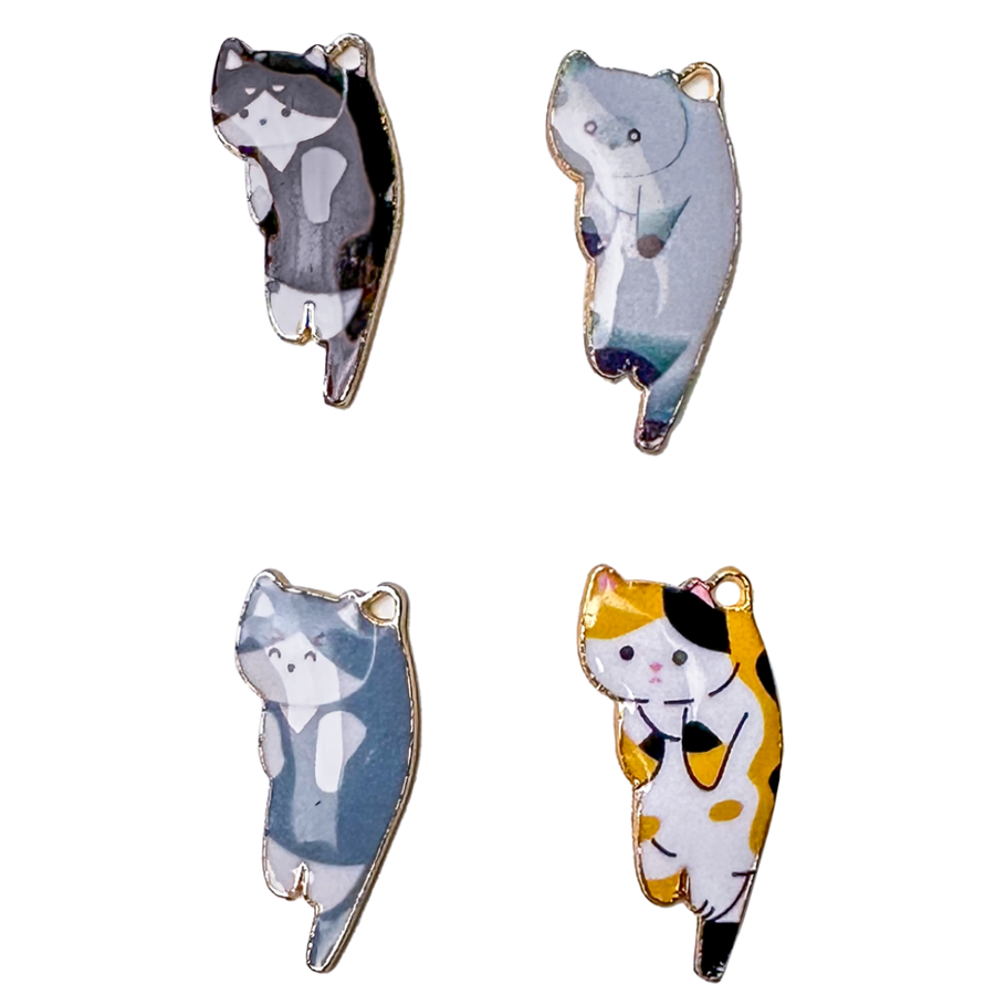 猫チャーム 10mm × 22mm