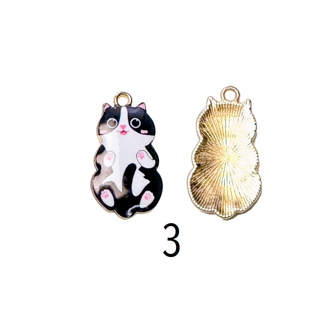 猫チャーム 13mm × 22mm