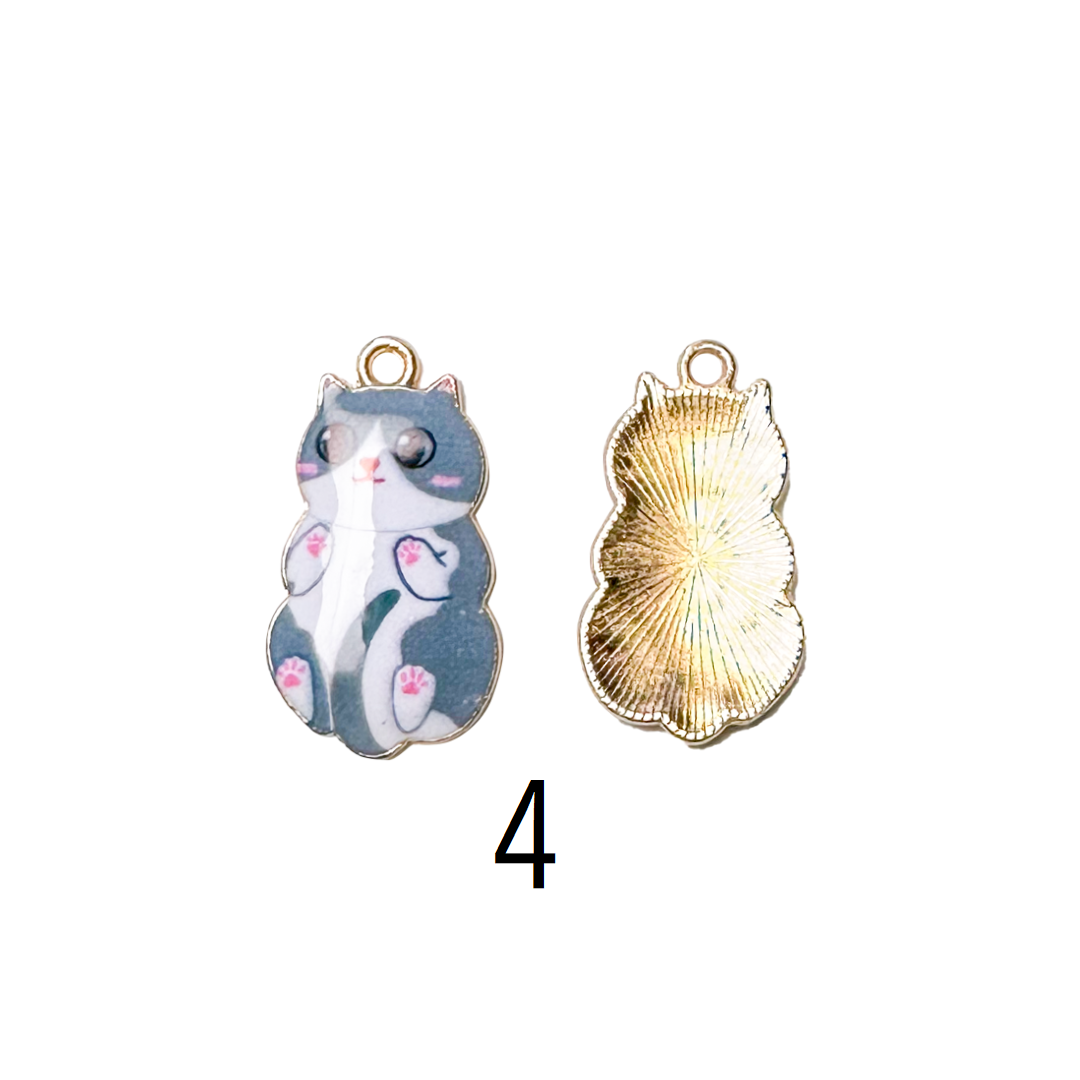 猫チャーム 13mm × 22mm